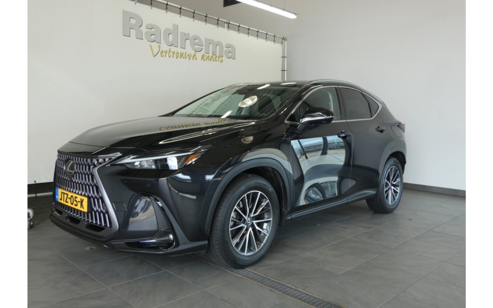 Lexus NX 450h+ AWD Lux. Line Hybride, foto 1