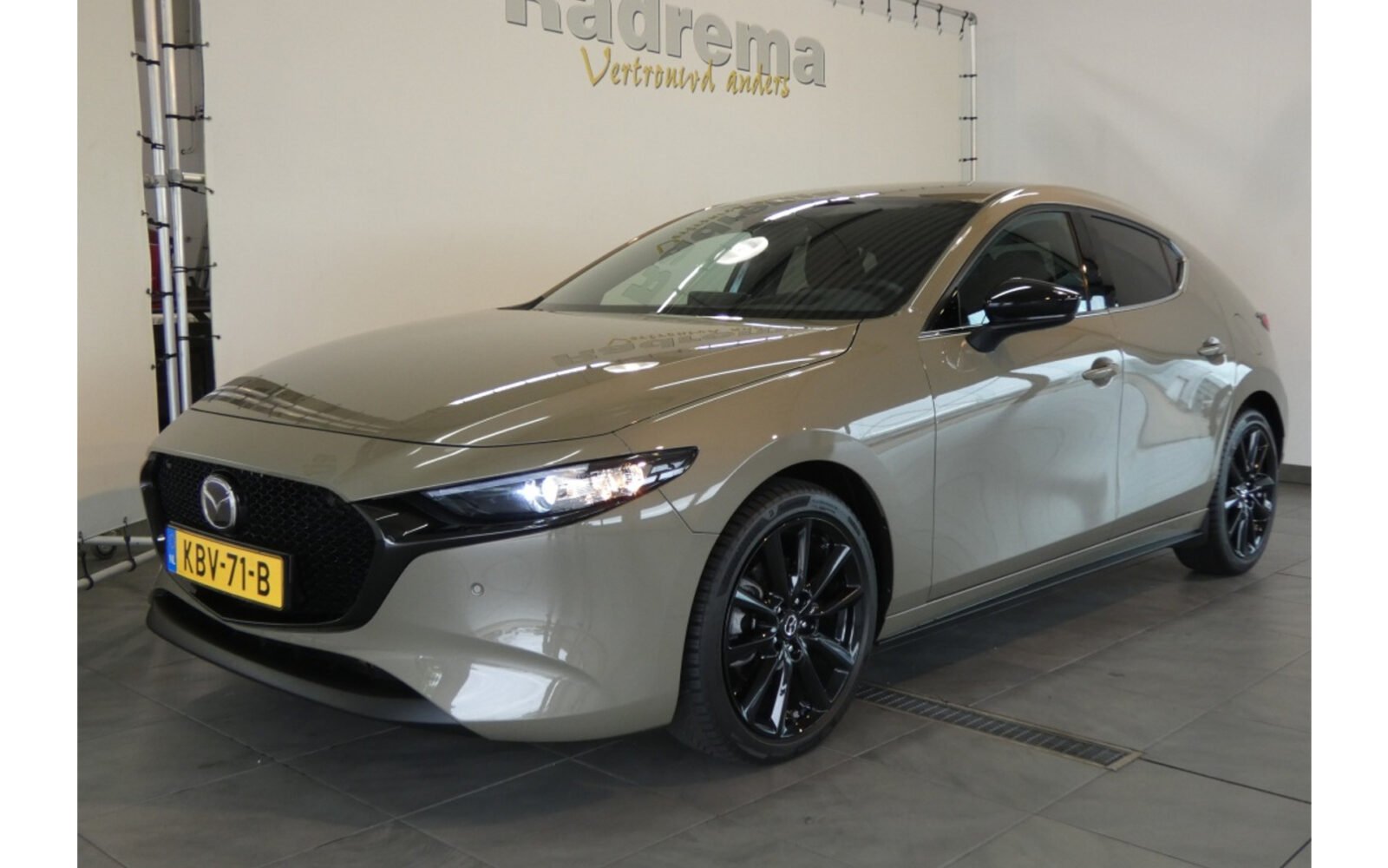 Mazda 3 Skyactive-G 2.5i 140 PK Automaat Nagisa!, foto 1